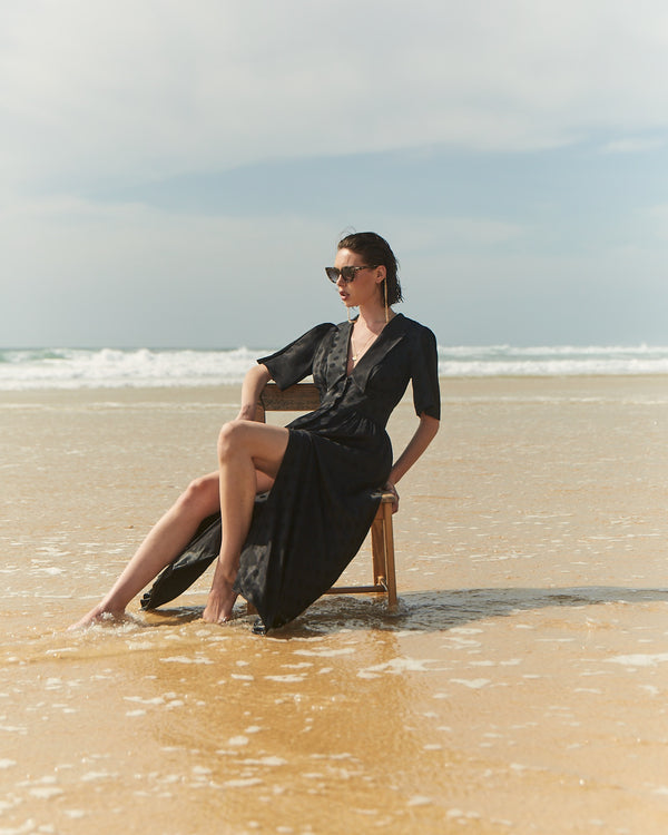 ROBE LOES - BLACK